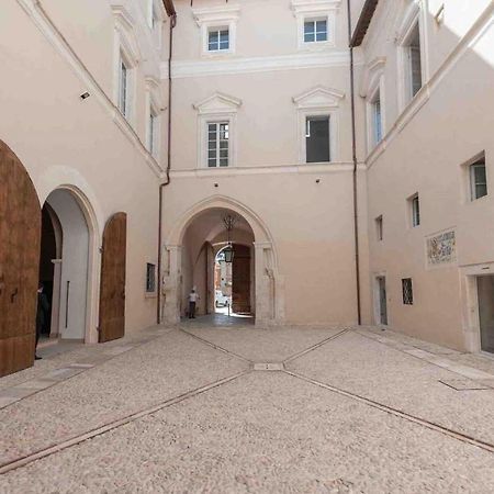 Bed and Breakfast Palazzo Pica Alfieri Centro Storico Л'Акуила Экстерьер фото